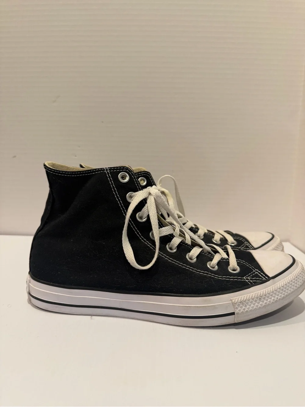 Size 9 - Converse Chuck Taylor All Star High Black men’s